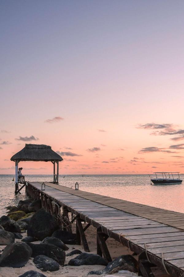 בל אומברה Outrigger Mauritius Beach Resort מראה חיצוני תמונה