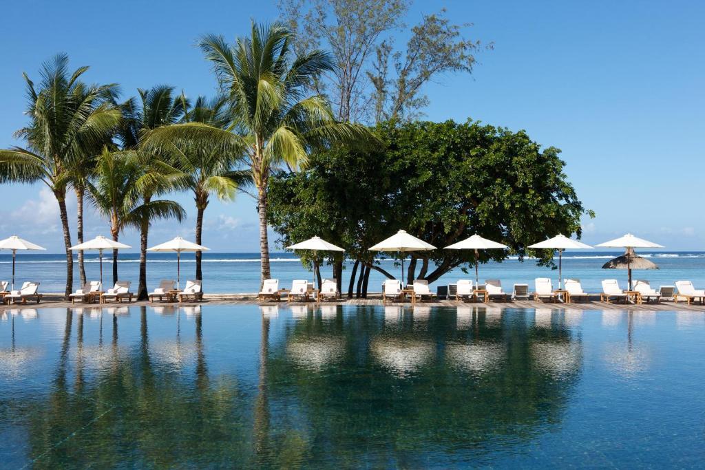 בל אומברה Outrigger Mauritius Beach Resort מראה חיצוני תמונה